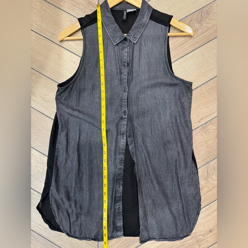 Divided (by H&M) sheer-back collar shirt size 6